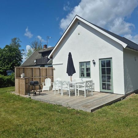 Litet Hus I Mysig By Naera Havet Villa Ystad Exterior photo